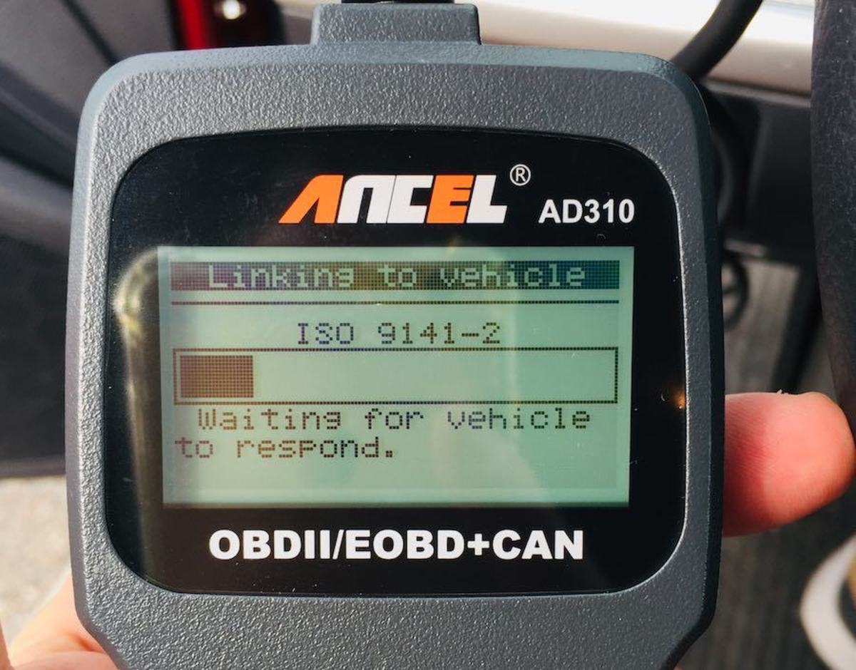 ANCEL AD310 Linking to the vehicle when first started.