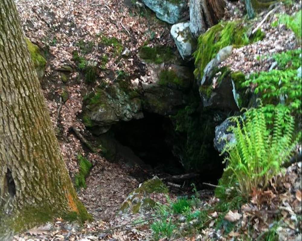 Tory's cave in New Millor, Connecticut
